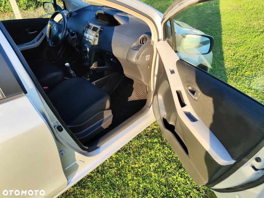 Toyota Yaris - 5