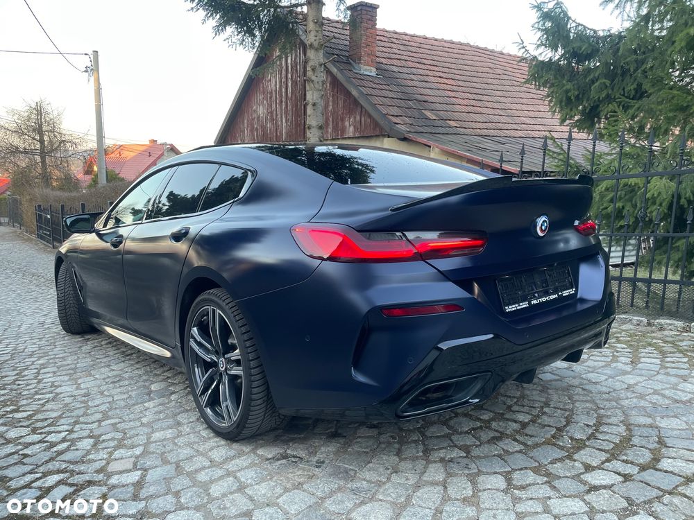 BMW Seria 8 - 12