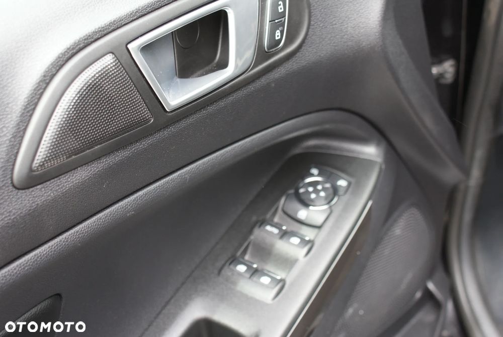 Ford EcoSport - 4