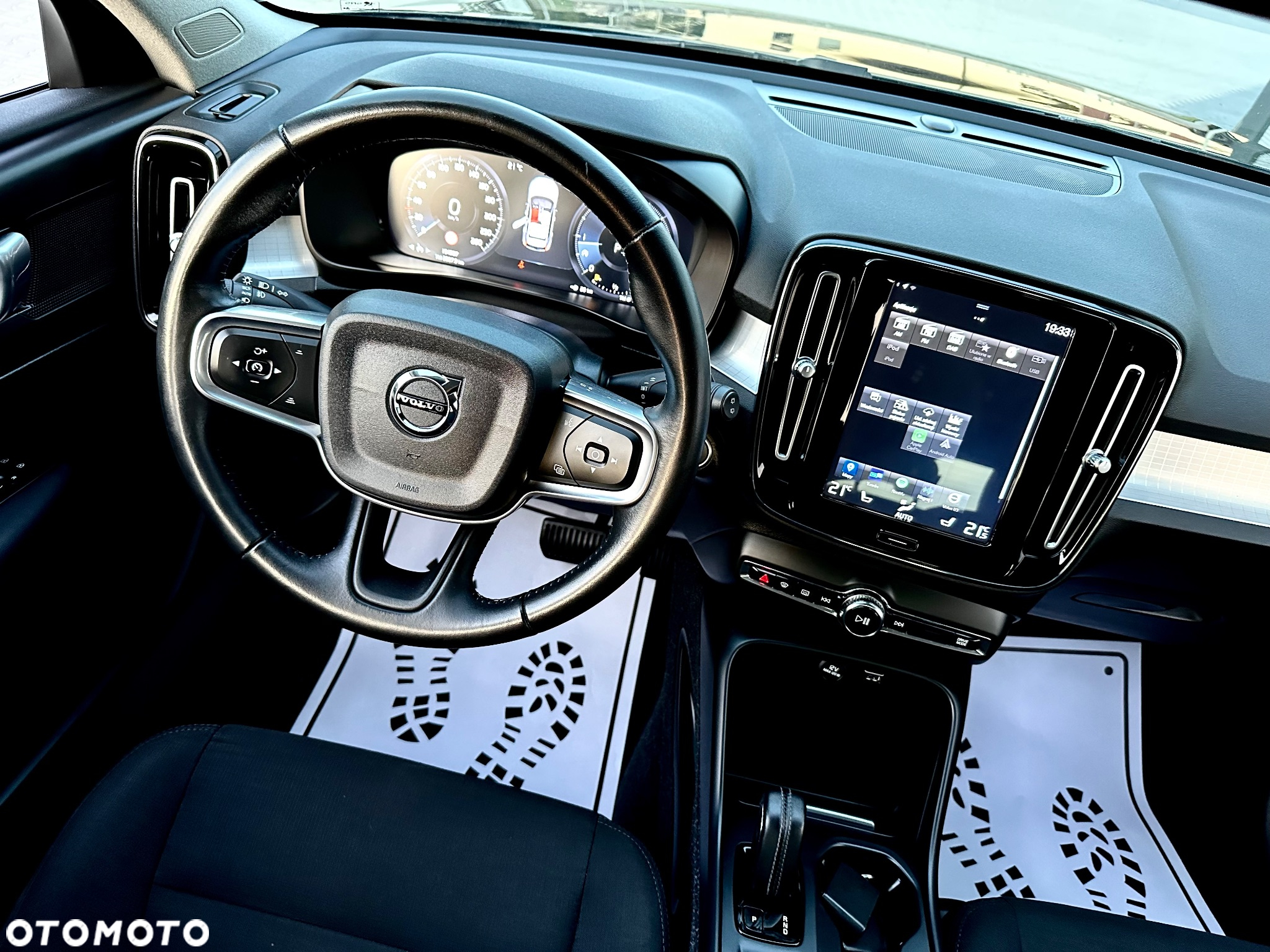 Volvo XC 40 D4 AWD Momentum Pro - 32