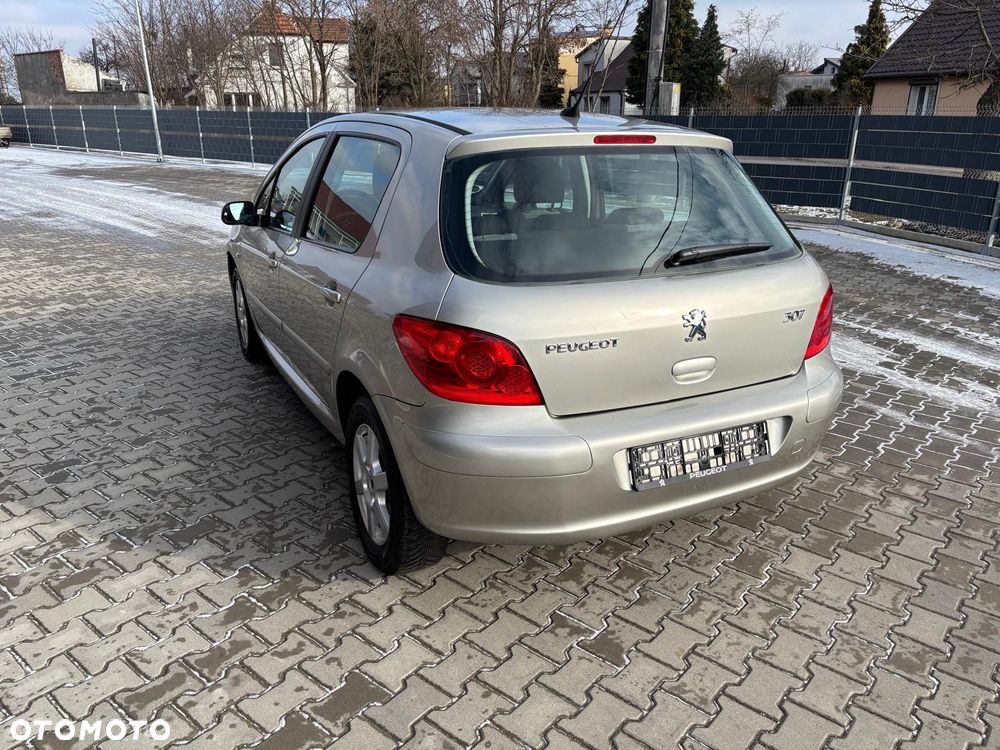 Peugeot 307 1.4 XR - 5