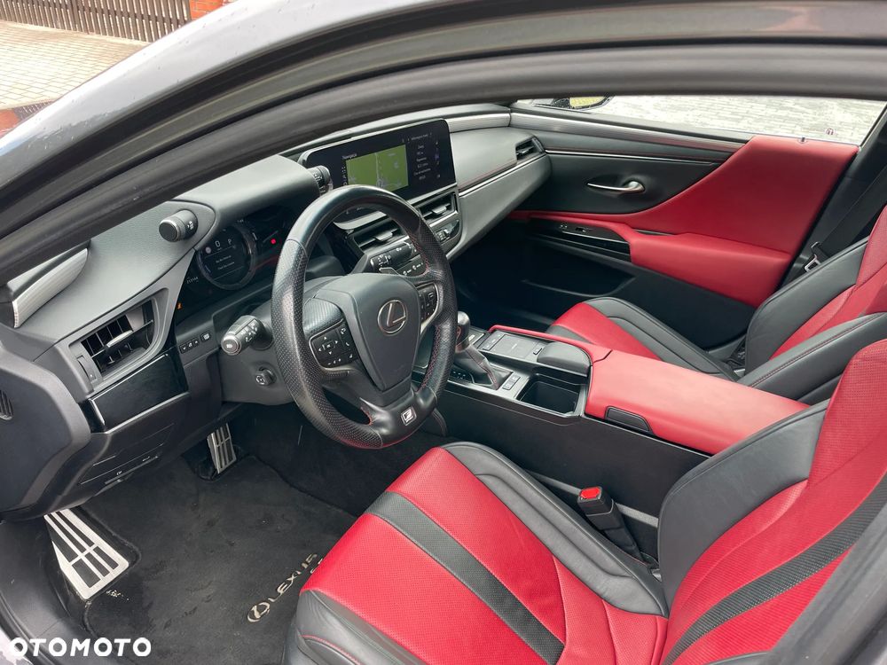 Lexus ES 300h F Sport - 13