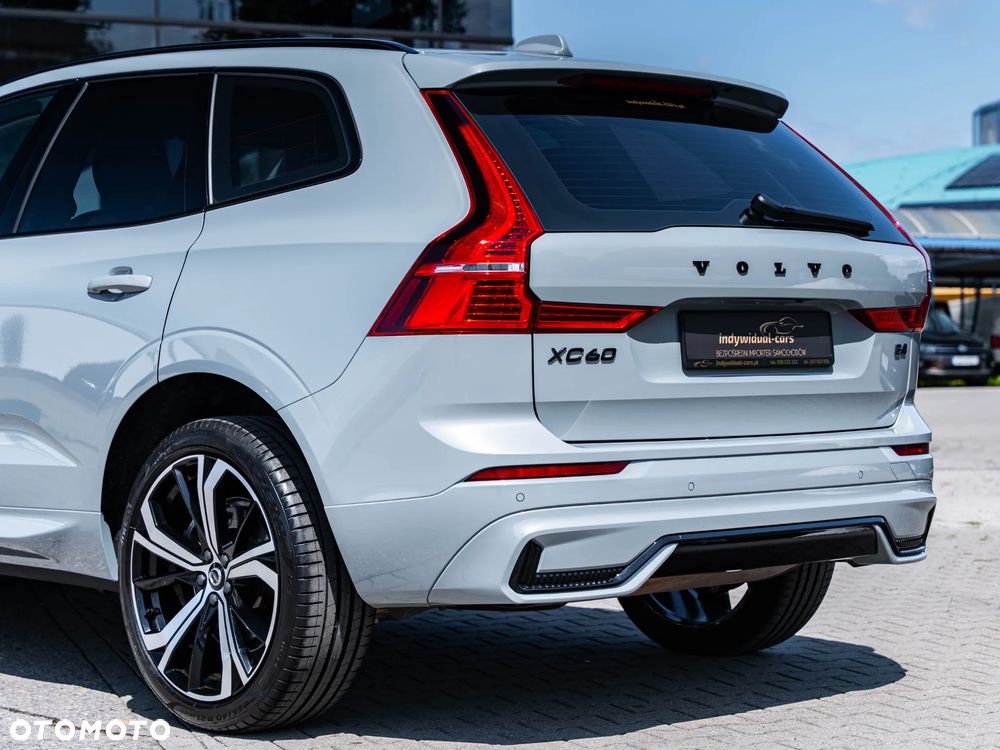 Volvo XC 60 B4 B Plus Dark - 12