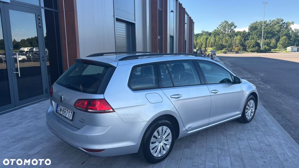 Volkswagen Golf 1.6 TDI Trendline DSG - 4