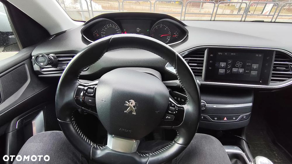 Peugeot 308 1.6 BlueHDi Allure S&S - 5