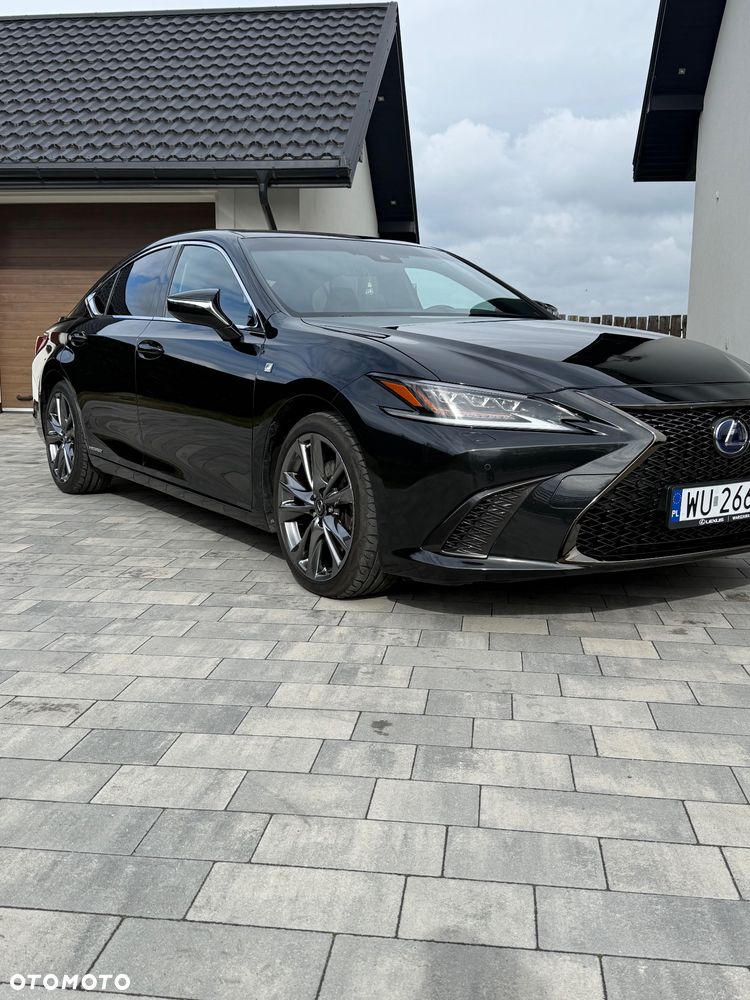 Lexus ES 300h F Sport - 1