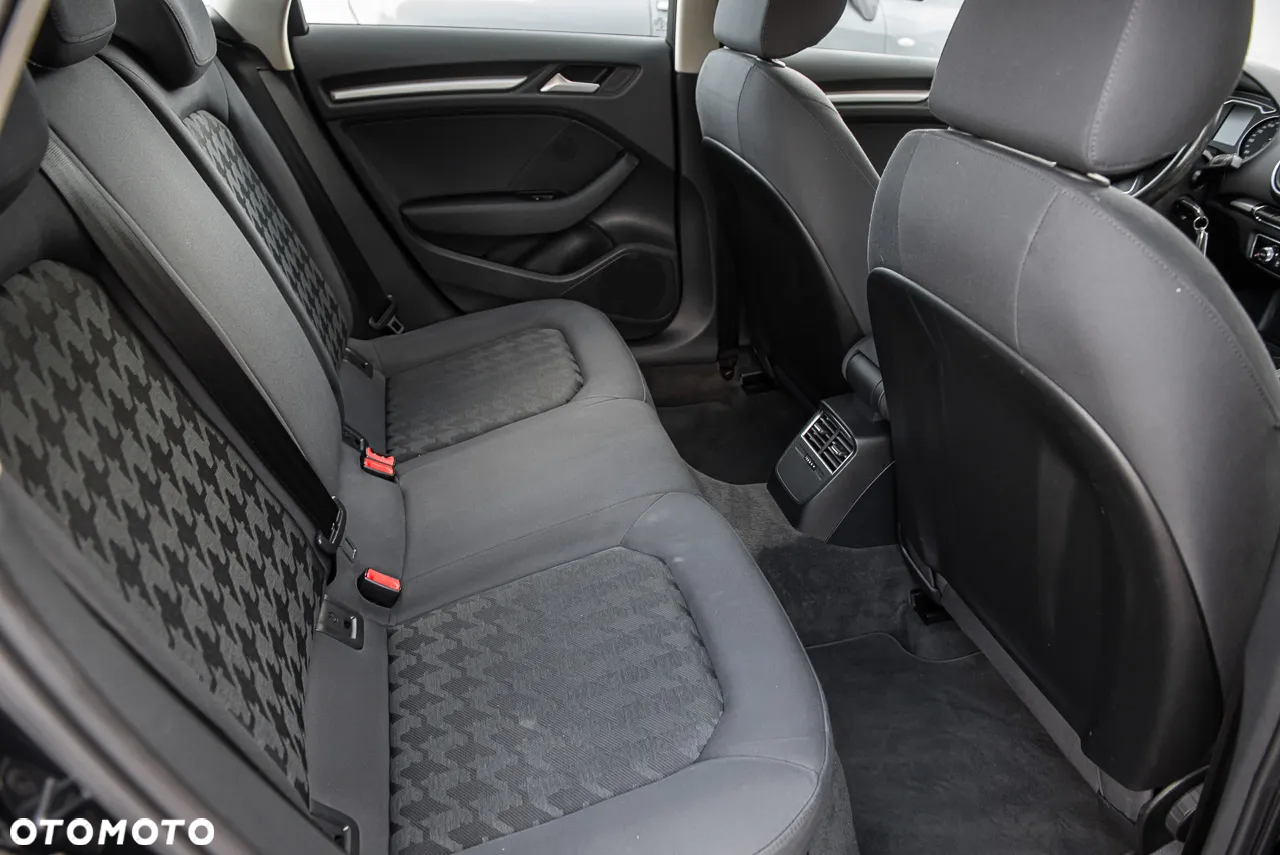 Audi A3 1.4 TFSI Ambiente - 28