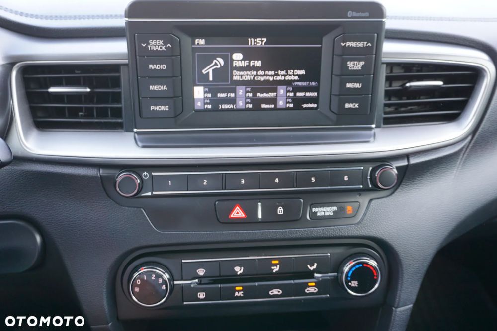 Kia Ceed 1.6 CRDi SCR M - 19