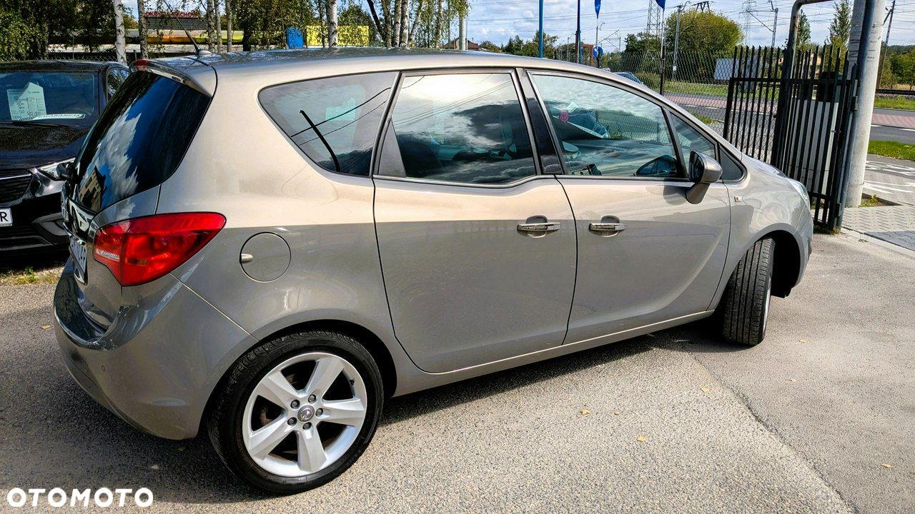 Opel Meriva - 12