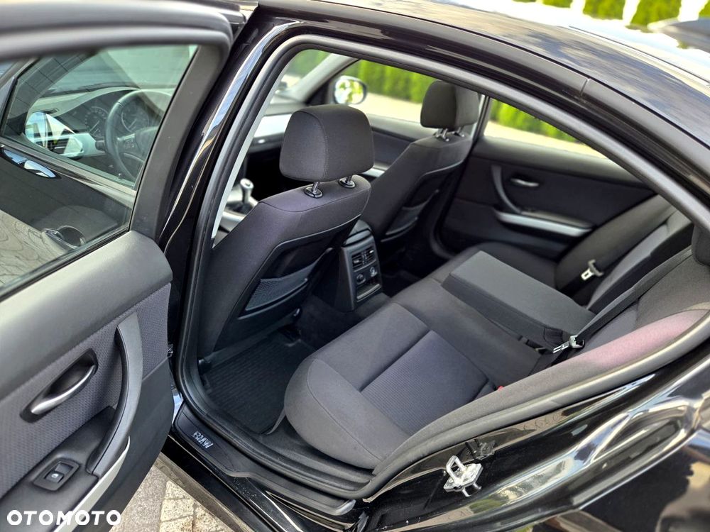 BMW Seria 3 - 17