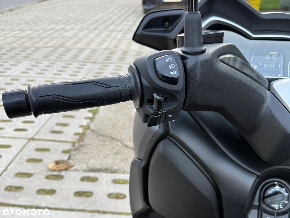 Yamaha X-max - 13