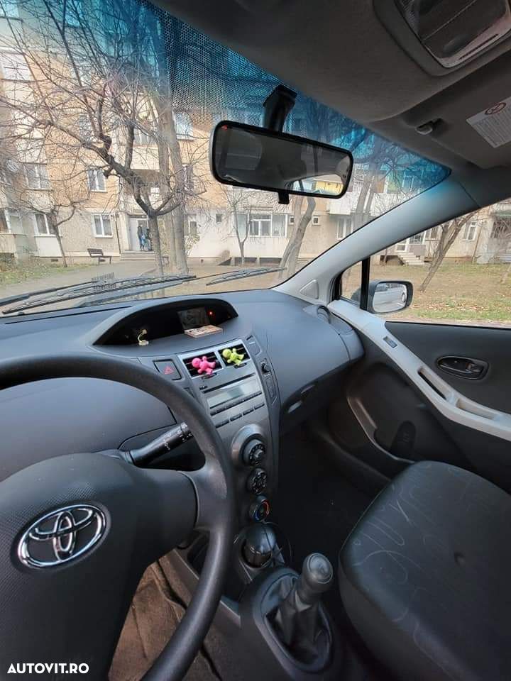Toyota Yaris 1.0 - 3