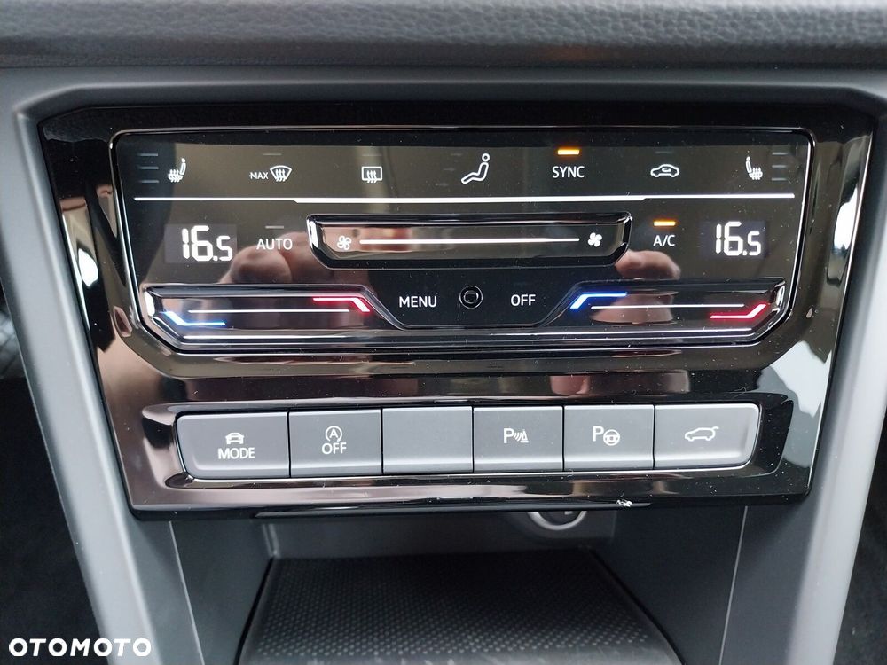 Volkswagen Touran - 25