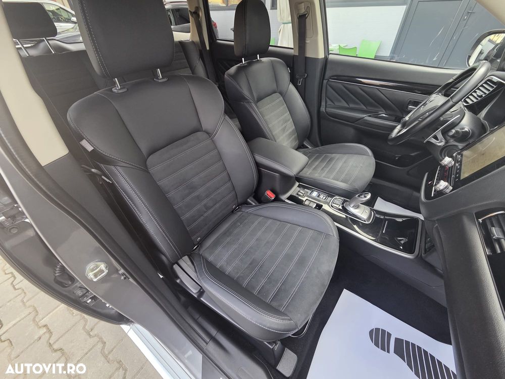 Mitsubishi Outlander - 11