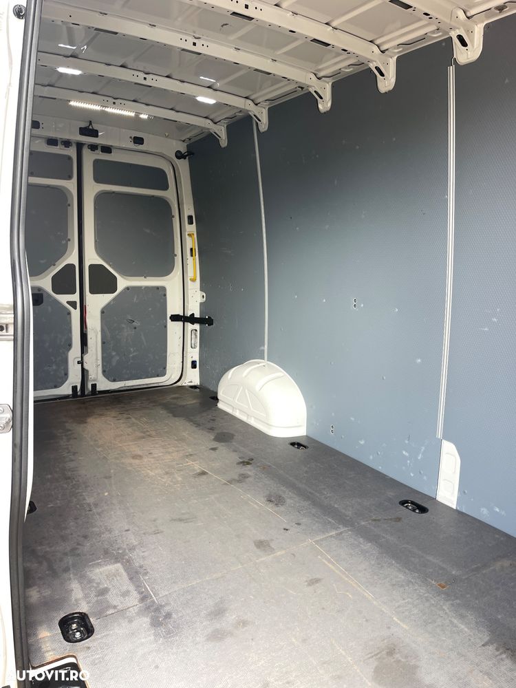 Volkswagen CRAFTER  2.0TDI  L4H2 - 18