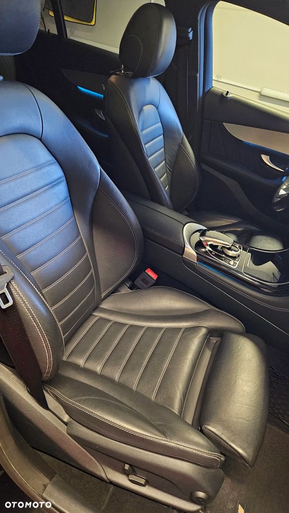 Mercedes-Benz GLC 250 4Matic 9G-TRONIC AMG Line - 33