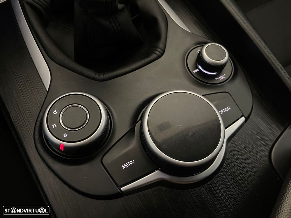 Alfa Romeo Giulia 2.2 D - 32