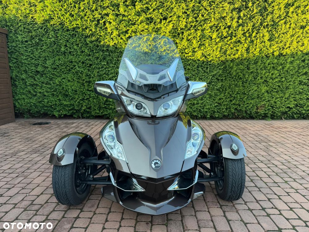 Can-Am Spyder - 2