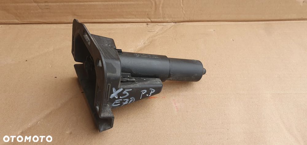 Spryskiwacz lampy Xenon prawy przód BMW X5 E70 7173852 - 3