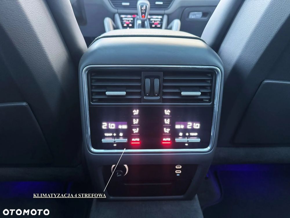 Porsche Cayenne Platinum Edition - 30