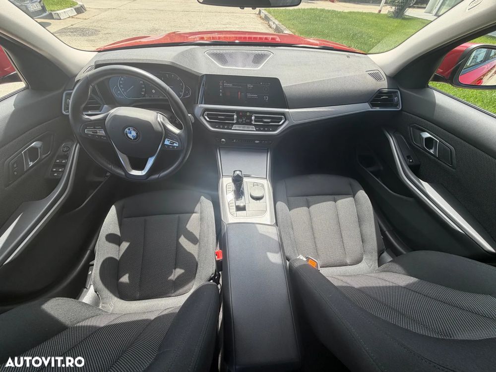 BMW Seria 3 330i AT Advantage - 8