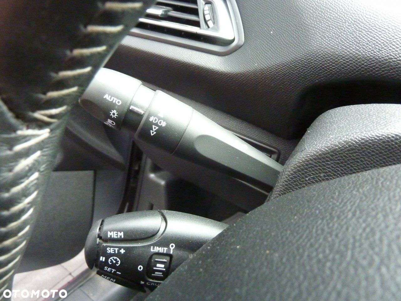 Peugeot 308 - 33