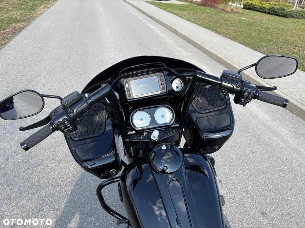 Harley-Davidson Touring Road Glide - 11