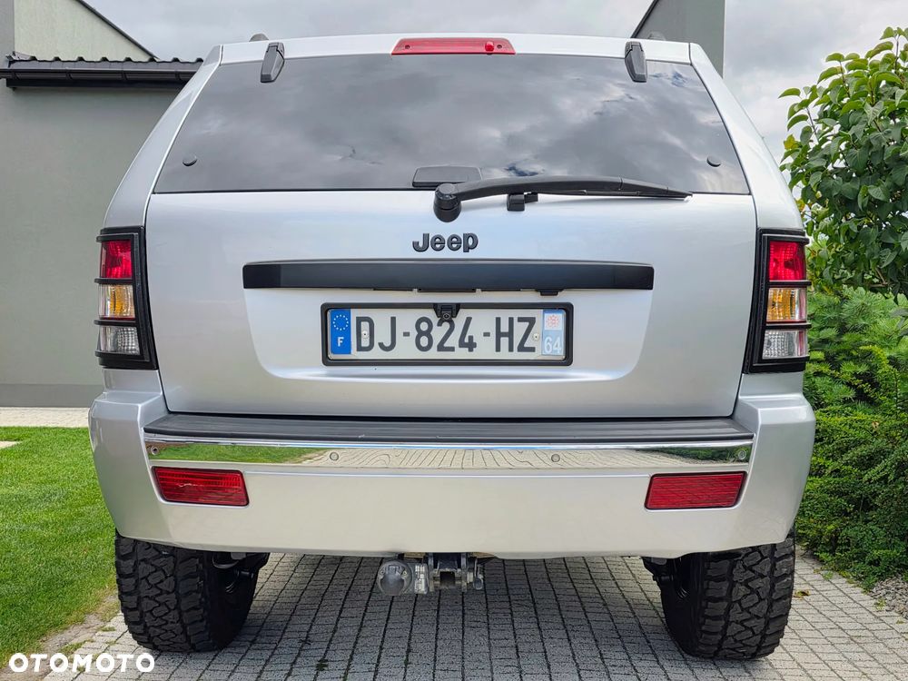 Jeep Grand Cherokee - 30