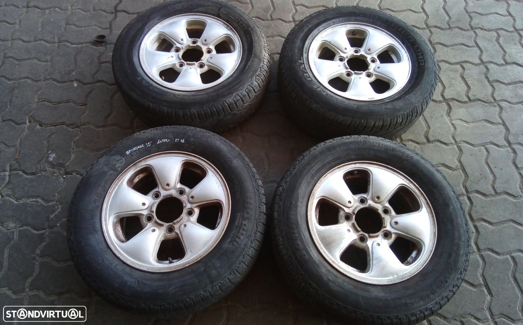 Jantes KIA SPORTAGE R15 com pneus 205/70 furação 5x139.7 - 1
