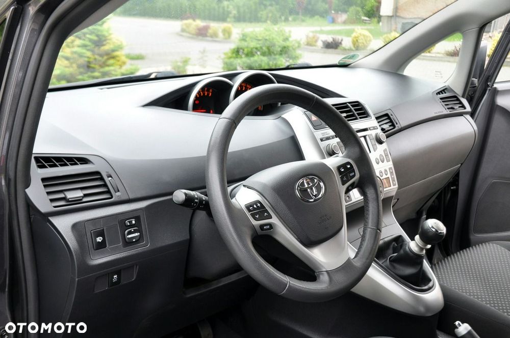 Toyota Verso - 24