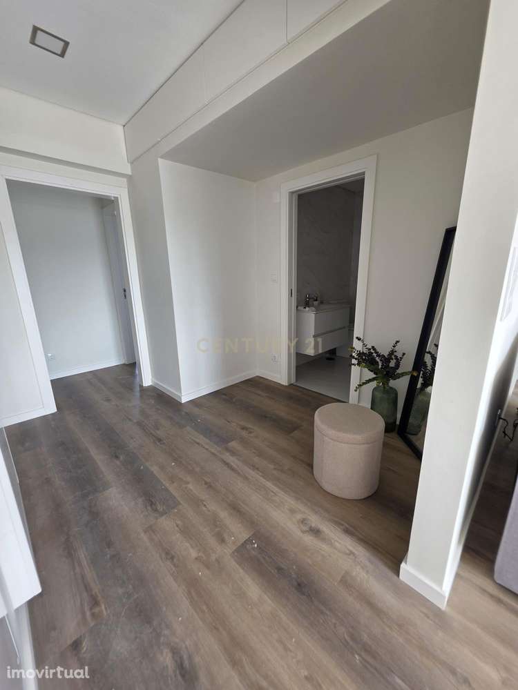 Apartamento T3 Novo em Benfica | varanda aberta | suite | 2 elevadores - Grande imagem: 3/36