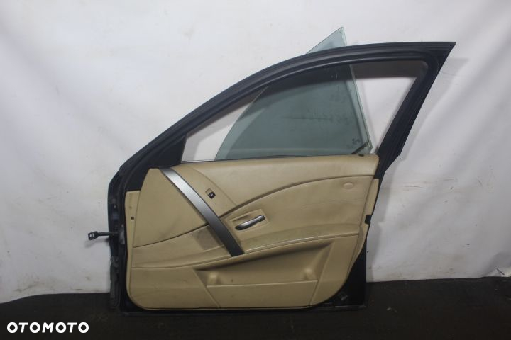 DRZWI PRAWY PRZÓD BMW 5 525D E61 - 2