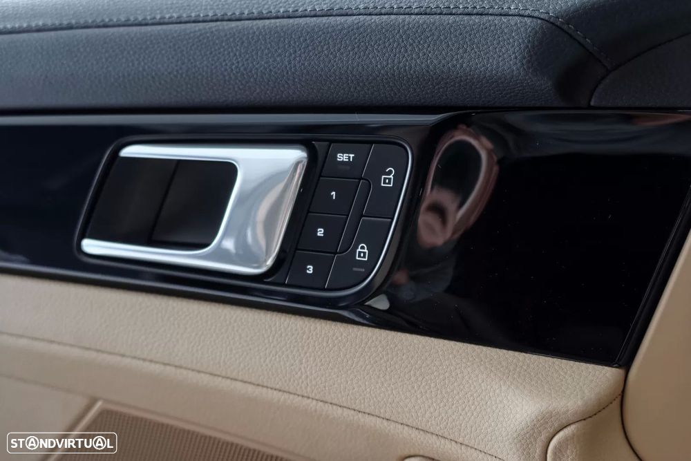 Porsche Panamera 4 E-Hybrid - 21
