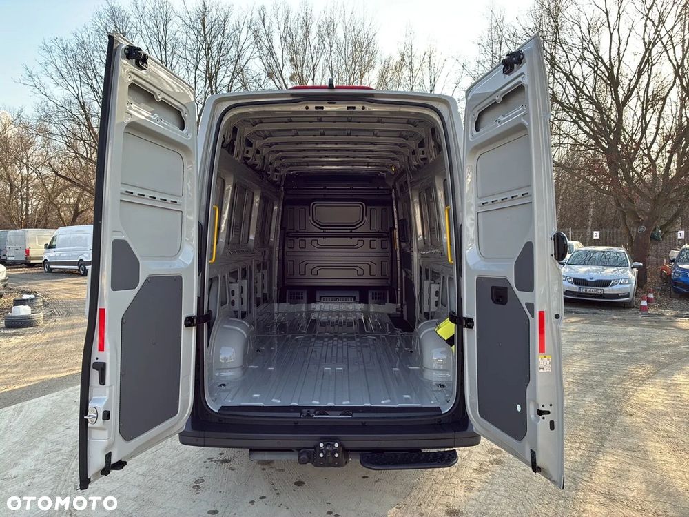 Volkswagen Crafter 35 Furgon L4H3, 2.0BiTDI 177KM, Wysoki dach, r. o. 4490mm - 10