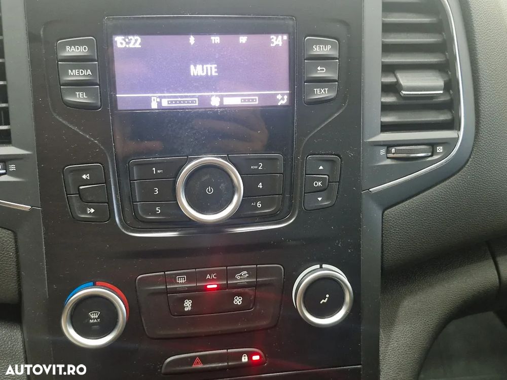 Renault Megane TCe Business - 8