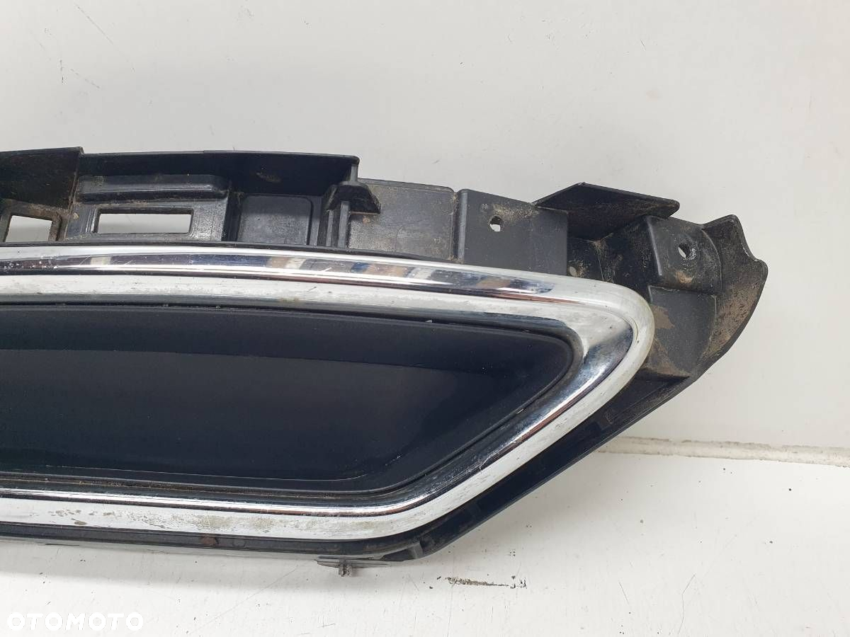 ZAŚLEPKA WYDECHU KRATKA ZDERZAKA TYŁ TYLNA LEWA VW ARTEON 3G0807763 - 3
