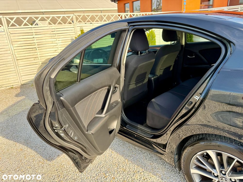 Toyota Avensis 2.0 D-4D Premium - 34