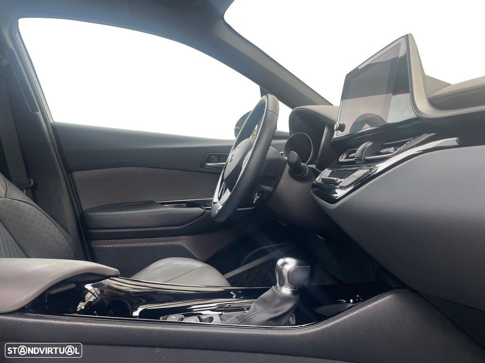 Toyota C-HR - 12