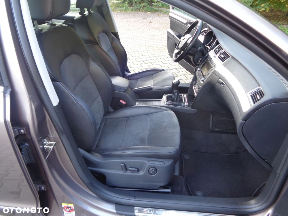 Skoda Superb Combi 2.0 TDI Green tec Elegance - 9