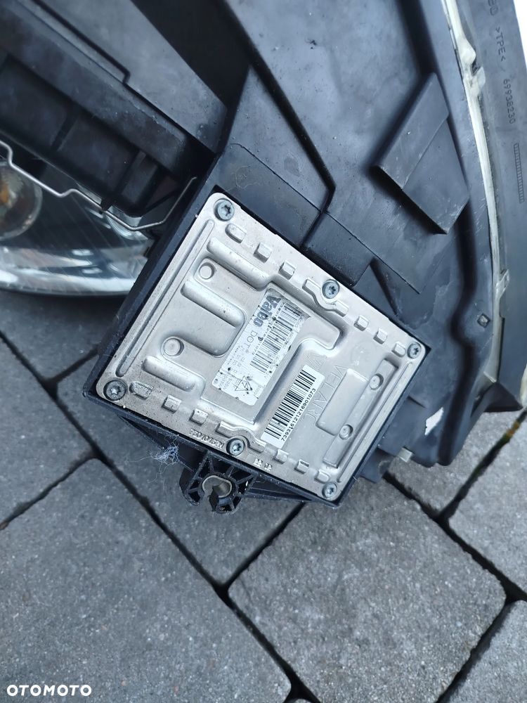 Audi A4 B6 lampa przednia prawa lewa Xenon - 10