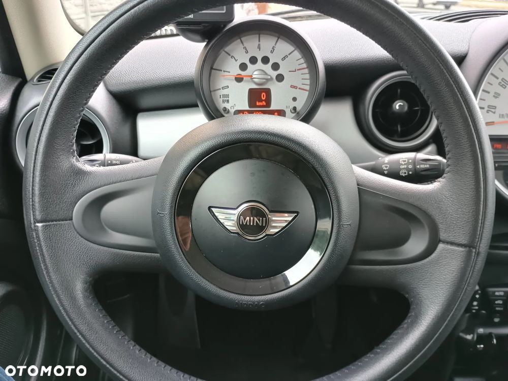MINI Cooper Standard - 18