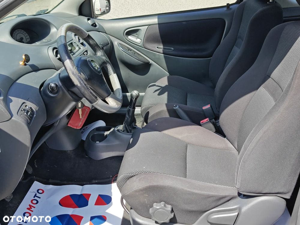 Toyota Yaris - 7