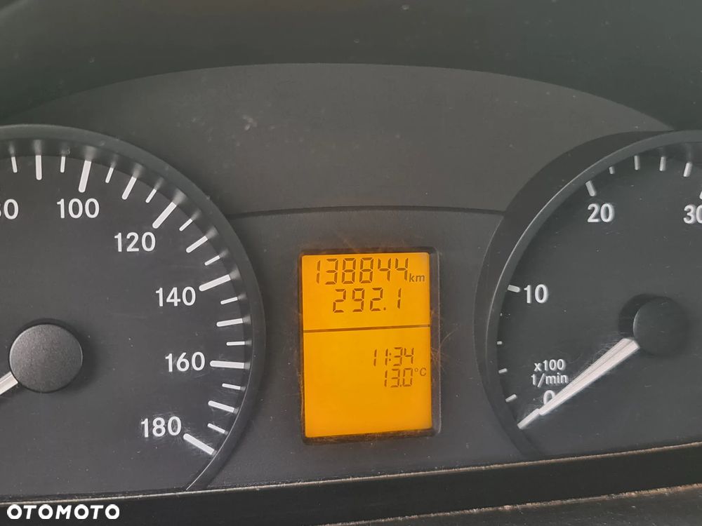 Mercedes-Benz Sprinter - 9