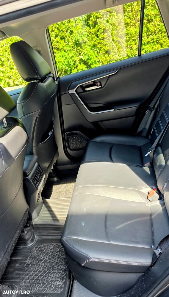 Toyota RAV4 - 9