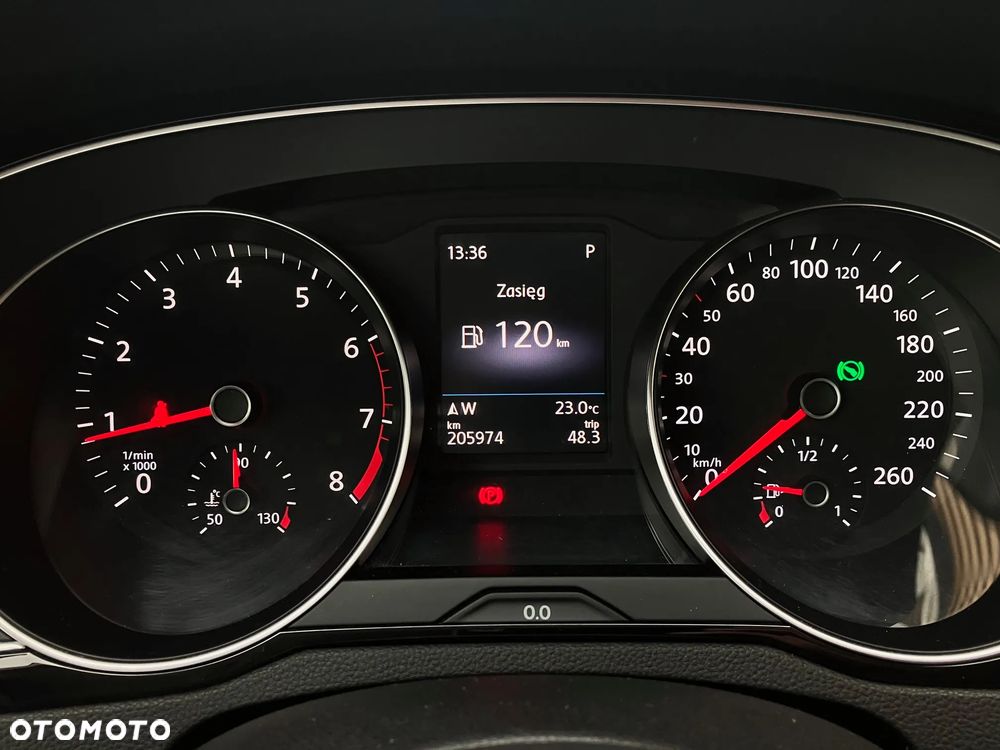 Volkswagen Passat - 24