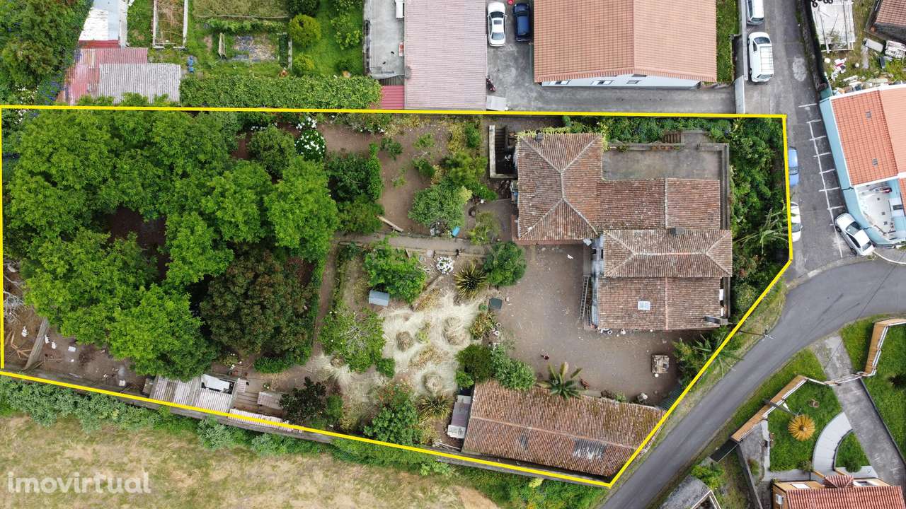 Moradia T4 de Estilo Senhorial na Vila de Capelas. - Grande imagem: 3/42