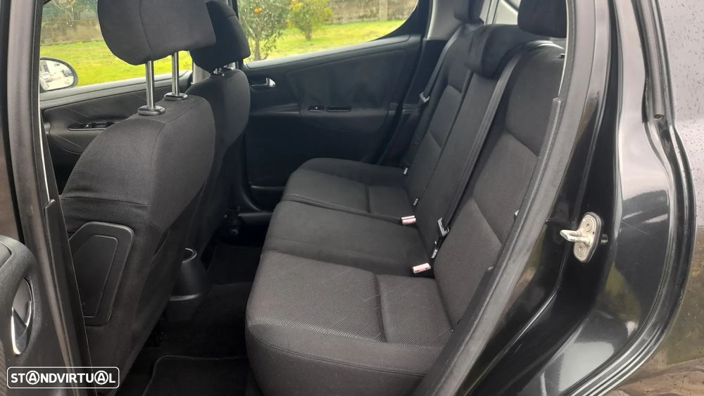 Peugeot 207 1.4 16V Trendy - 26