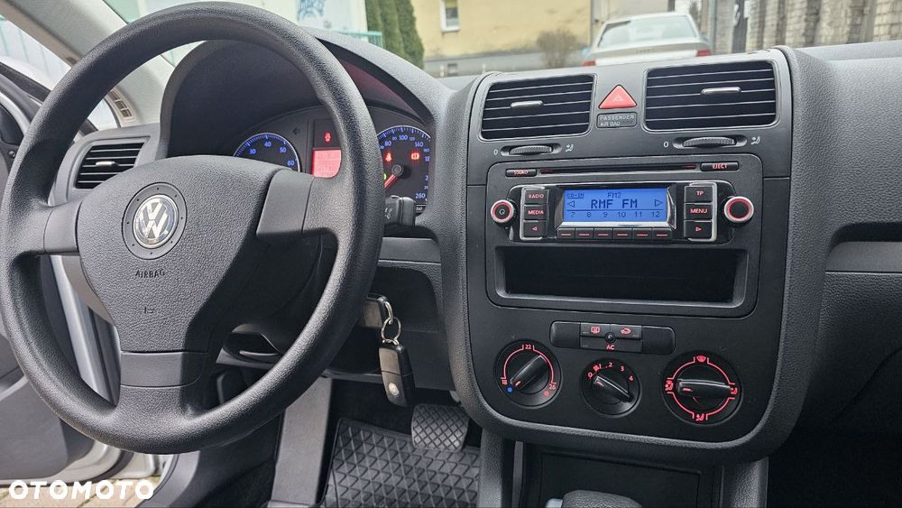 Volkswagen Jetta - 37