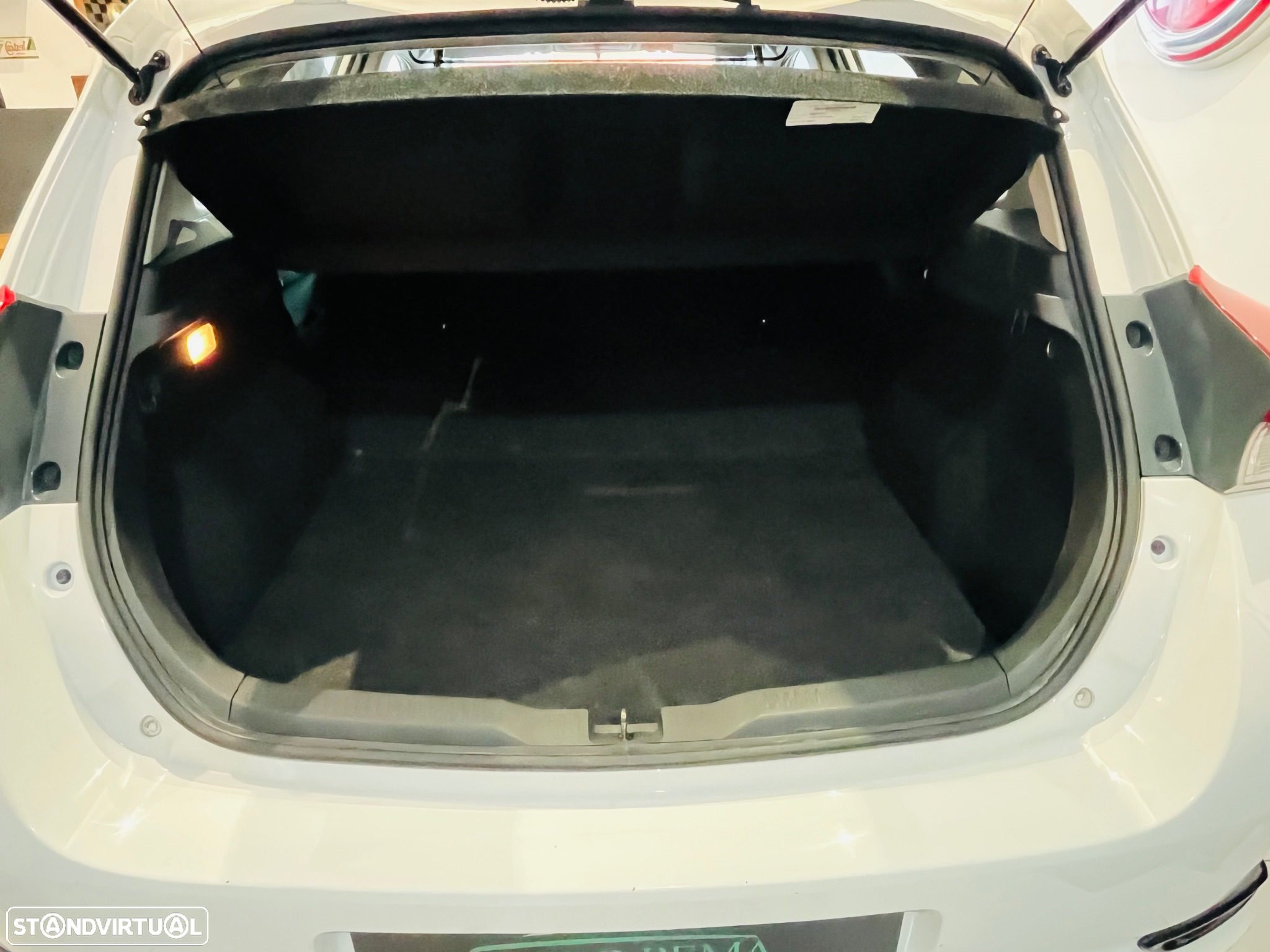 Toyota AURIS BIZZ D4D 90CV C/AC - 36