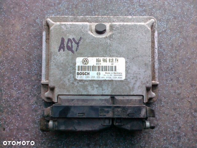 SKODA OCTAVIA KOMPUTER 2,0 AQY 06A906018FG - 1